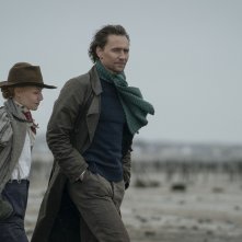 Il serpente dell'Essex: Tom Hiddleston e Claire Danes in una scena