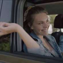 In Good Hands: Asli Enver in una sequenza