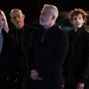 I cassamortari: Sonia Bergamasco, Gian Marco Tognazzi, Massimo Ghini e Alessandro Sperduti in una scena