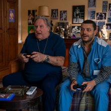 Il peggior lavoro della mia vita: Gérard Depardieu e Kve Adams in una scena