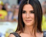 Sandra Bullock sull'avere un neonato durante la separazione da Jesse James: 'È stato difficile per mio figlio'