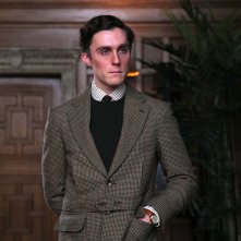 Spencer: Jack Farthing in una scena