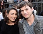 Volodymyr Zelensky ringrazia Mila Kunis e Ashton Kutcher per la raccolta fondi per l'Ucraina