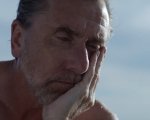 Sundown: il trailer italiano del film di Michel Franco con Tim Roth