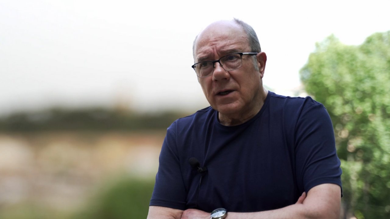 Carlo Verdone in una scena di L'altro buio in sala