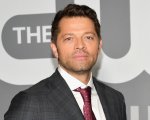 Gotham Knights: Misha Collins sarà Harvey Dent nel pilot