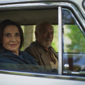 La ballata dei gusci infranti: Lina Sastri e Giorgio Colangeli in una scena del film