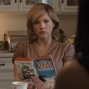 Una vita in fuga: Katheryn Winnick in una scena del film