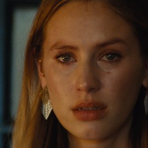 Una vita in fuga: Dylan Penn in un primo piano