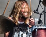 Taylor Hawkins, le reazioni delle star alla morte del batterista dei Foo Fighters