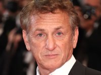 Oscar 2022, Sean Penn protesta: 'Se non invitate Zelensky distruggerò i miei Oscar'