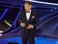 Oscar 2022: Kenneth Branagh premiato per la miglior sceneggiatura originale per Belfast