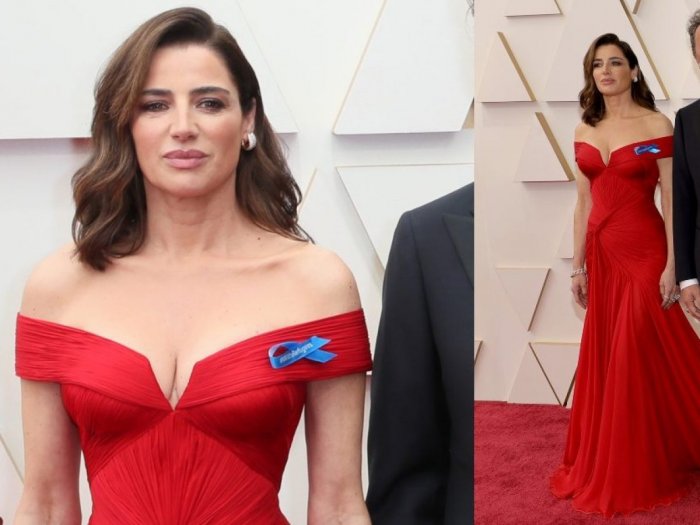 Oscar 2022: Luisa Ranieri in rosso scalda il red carpet (FOTO)