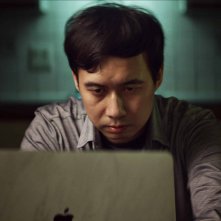 Trust No One alla ricerca del re delle criptovalute: una scena del documentario