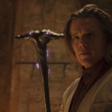 Moon Knight: Ethan Hawke in una foto di scena