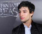 Ezra Miller arrestato alle Hawaii per disturbo alla quiete pubblica e molestie
