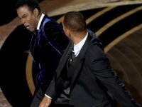Oscar 2022, Paolo Sorrentino sullo schiaffo di Will Smith a Chris Rock: 'Non l'ho visto, stavo fumando'