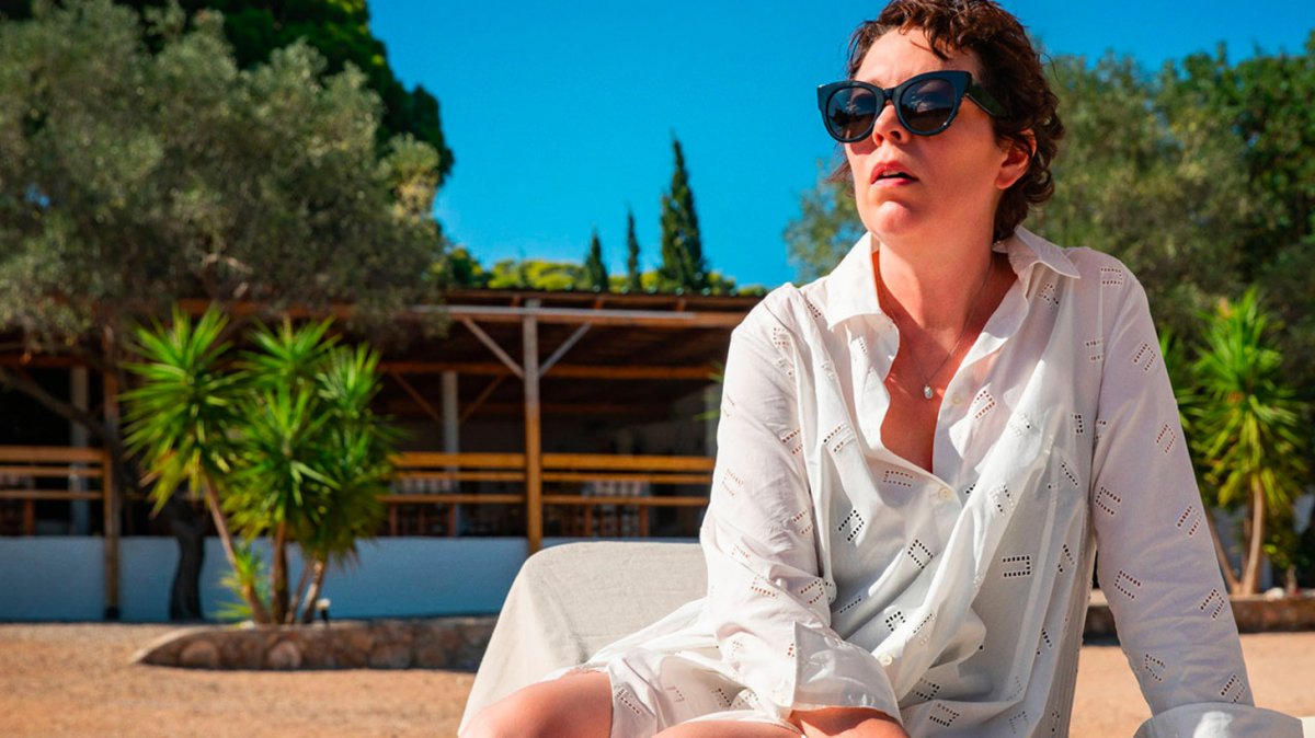 La figlia oscura, clip esclusiva del film diretto da Maggie Gyllenhaal La figlia oscura, clip esclusiva del film diretto da Maggie Gyllenhaal