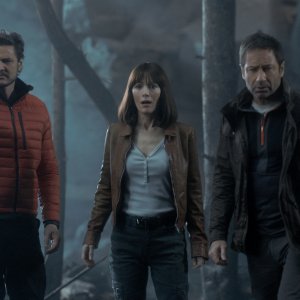 Nella Bolla: Pedro Pascal, Leslie Mann e David Duchovny in una scena del film