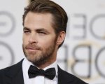 Chris Pine trolla un fan che lo scambia per Joey Lawrence... dicendogli di essere Chris Evans