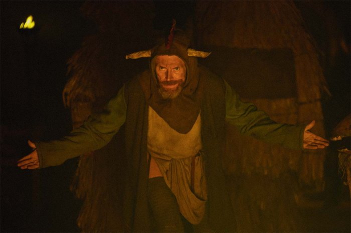 The Northman, Ethan Hawke: "Ho girato una scena con Willem Dafoe in cui siamo nudi e ululiamo alla luna"