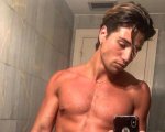 Simona Ventura: il figlio Niccolò Bettarini mostra il suo 'fisico bestiale' su Instagram