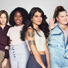 Single Drunk Female: il cast in una foto promozionale