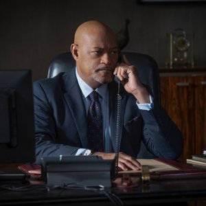 La cena delle spie: Laurence Fishburne in una scena