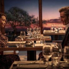 La cena delle spie: Thandiwe Newton e Chris Pine in una scena