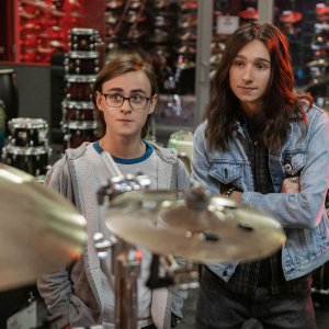 Metal Lords: Adrian Greensmith e Jaeden Martell in una scena del film