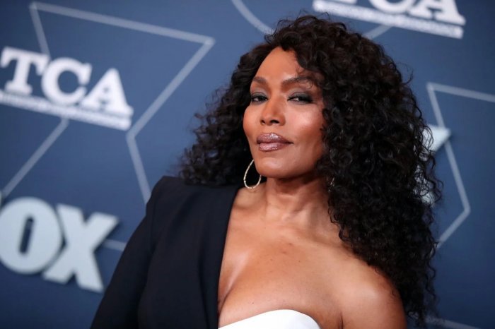 Damsel: Angela Bassett si unisce a Millie Bobby Brown e al resto del cast del nuovo film Netflix