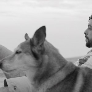 The Dog Who Wouldn't Be Quiet: una scena del film