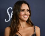 Jessica Alba protagonista e produttrice della serie Confessions on the 7:45