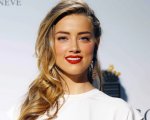 Johnny Depp: Amber Heard scrive un ultimo post prima del processo 'Mi fa molto male'