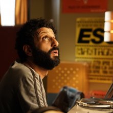 Ali & Ava - Storia di un incontro: Adeel Akhtar in una scena