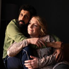 Ali & Ava - Storia di un incontro: Adeel Akhtar e Claire Rushbrook in un momento del film