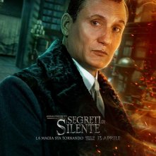 Animali Fantastici - I segreti di Silente: Oliver Masucci nel character poster di Anton Vogel