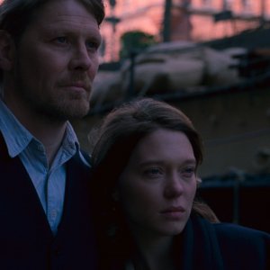 Storia di mia moglie: Léa Seydoux e Gijs Naber in una scena del film