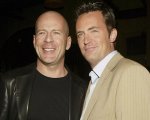 Bruce Willis, il messaggio di Matthew Perry: 'Sei sempre fortissimo, mica come il film che girammo insieme...'