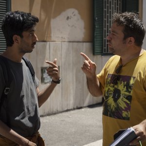 Bangla - La serie: Phaim Bhuiyan sul set con Emanuele Scaringi