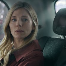 Anatomia di uno scandalo: Sienna Miller in una scena