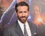 Ryan Reynolds voce narrante del documentario ambientalista Curb Your Carbon