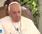Papa Francesco: il lungo silenzio durante l'intervista di Lorena Bianchetti è virale (VIDEO)