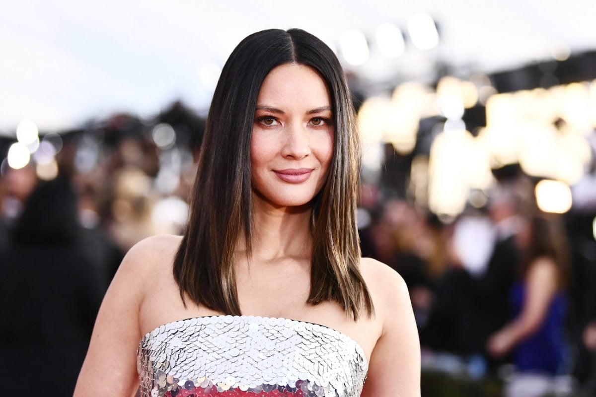 Olivia Munn: suo figlio neonato le vomita suoi capelli (VIDEO)