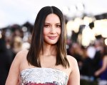 Olivia Munn: suo figlio neonato le vomita suoi capelli (VIDEO)