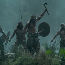 The Northman: Alexander Skarsgård durante una scena d'azione