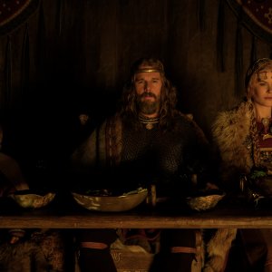 The Northman: Oscarn Novak, Ethan Hawke e Nicole Kidman durante una scena
