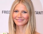 Gwyneth Paltrow: i figli sono rimasti 'scioccati' dalla foto osé del patrigno sul telefono della madre