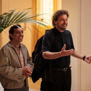 Il sesso degli angeli: Leonardo Pieraccioni e Marcello Fonte in una scena