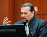 Johnny Depp testimonia contro Amber Heard in tribunale: 'Mi interessa solo la verità'
